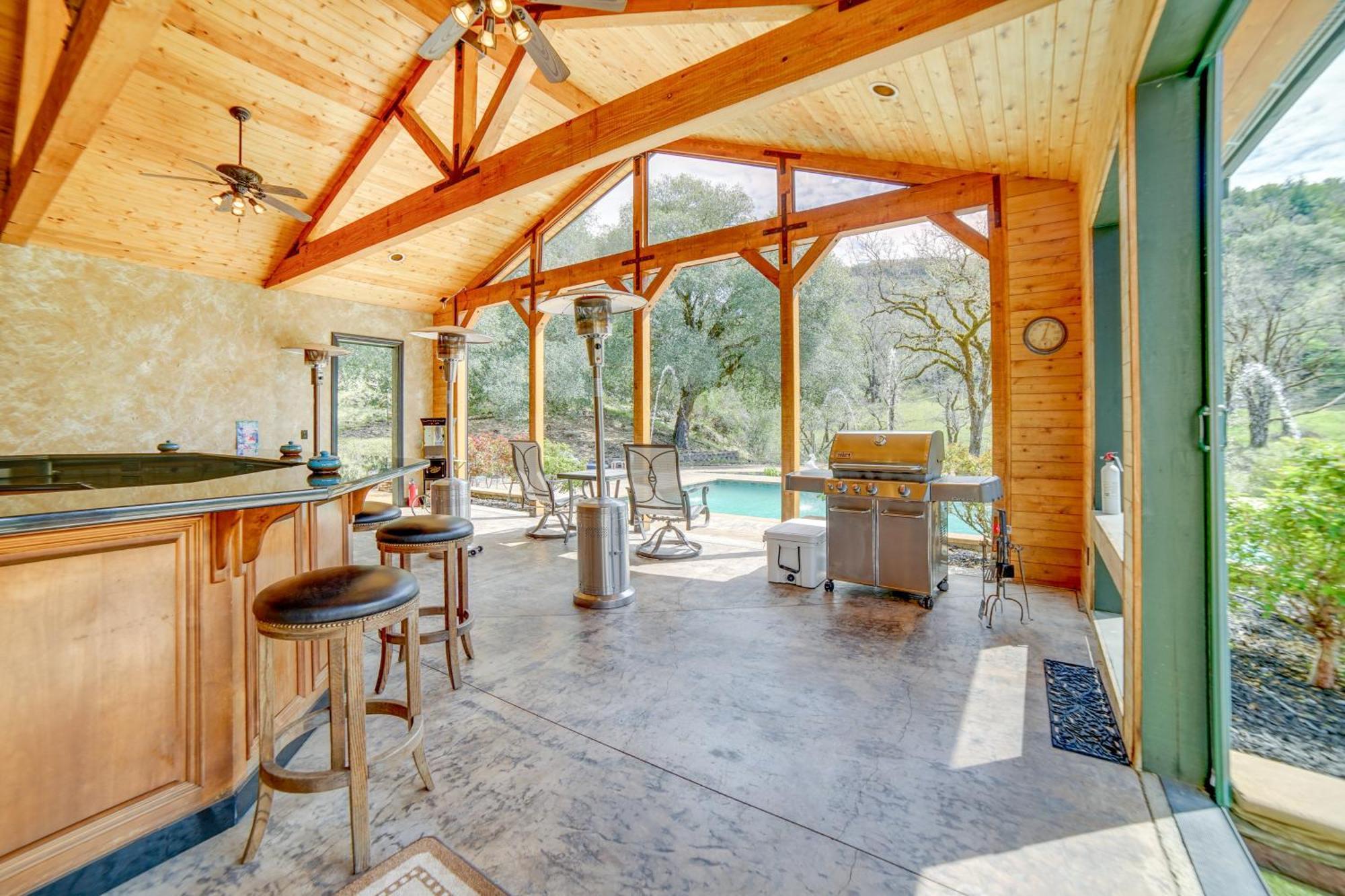 Stunning Hopland Vacation Rental With Pool And Hot Tub Exteriör bild