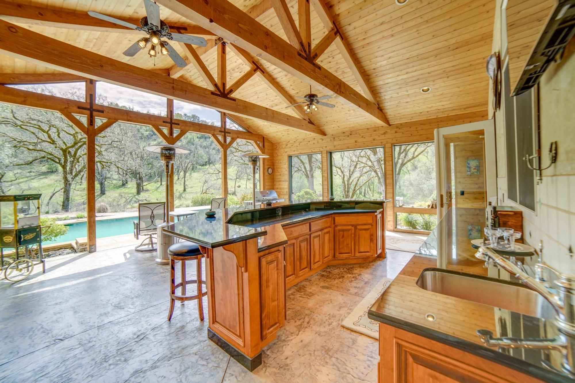 Stunning Hopland Vacation Rental With Pool And Hot Tub Exteriör bild